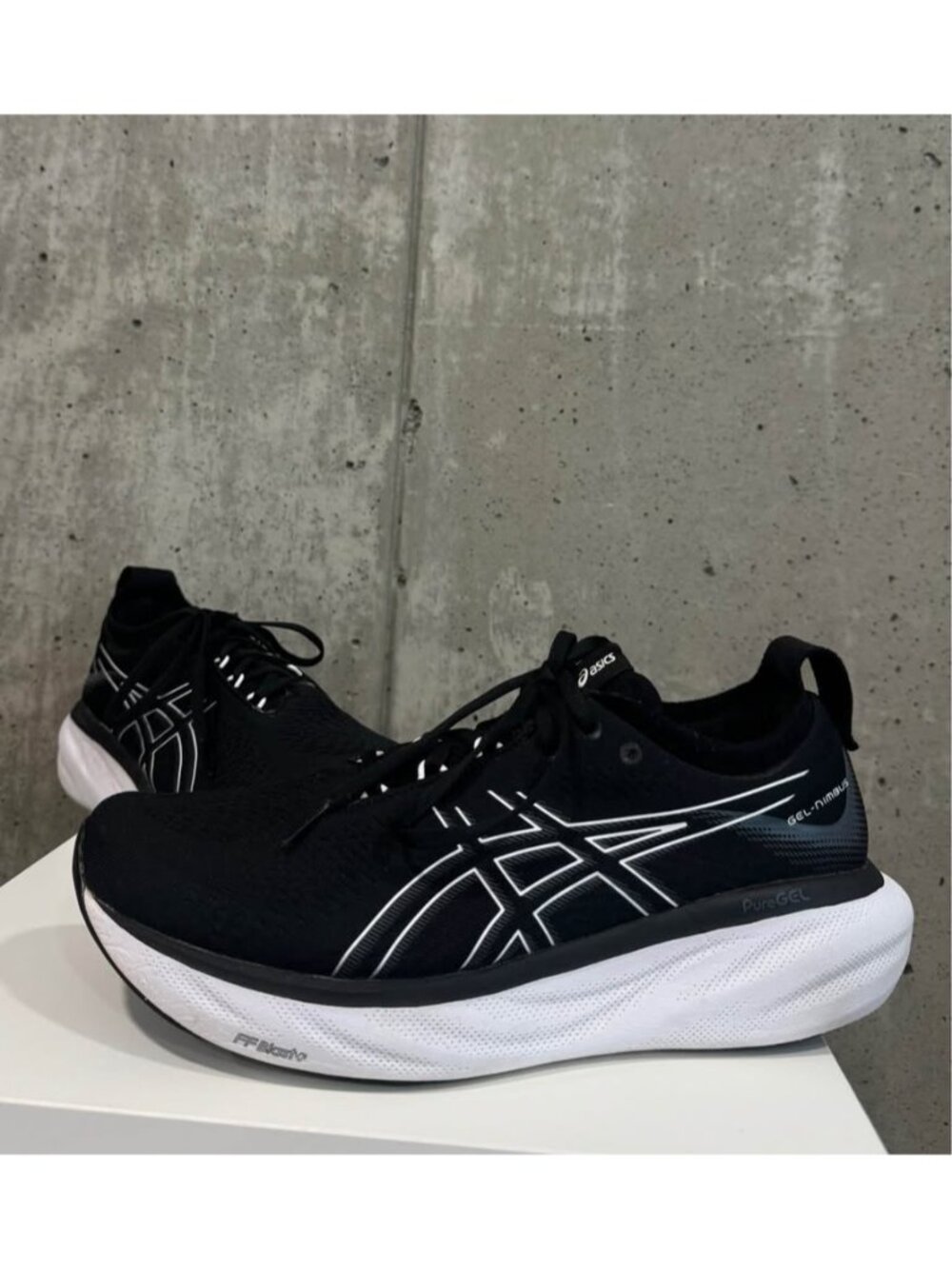 ASICS Gel Nimbus 25 Black Men’s 10.5 Women’s 12 Great Condition